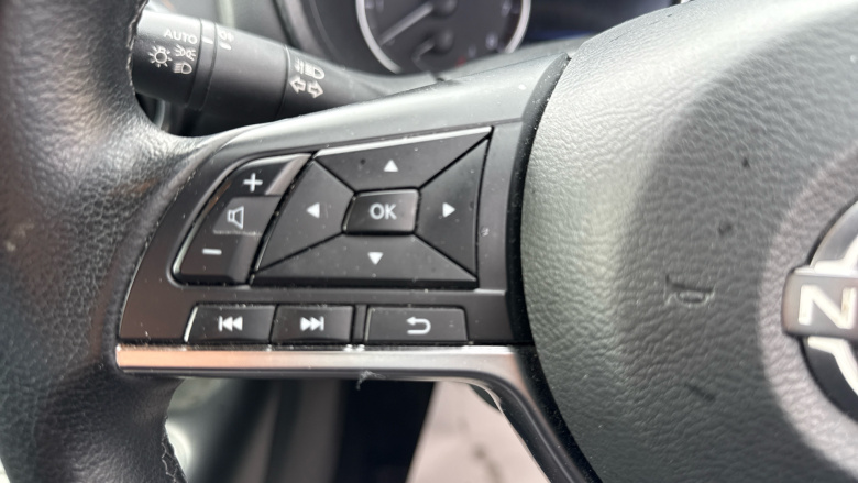 Nissan Juke 1.0 DiG-T 114 N-Connecta 5dr Petrol Hatchback